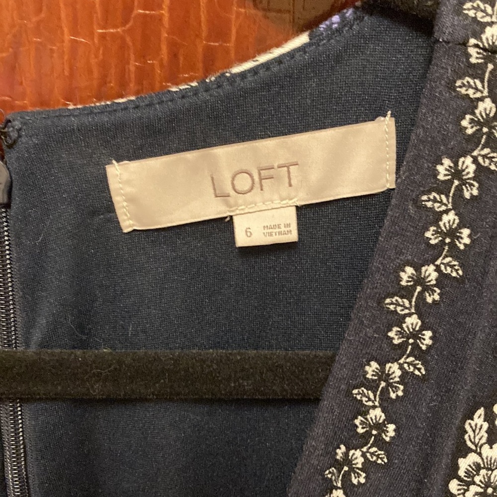 Loft sz 6 faux wrap floral dress - Picture 4 of 6